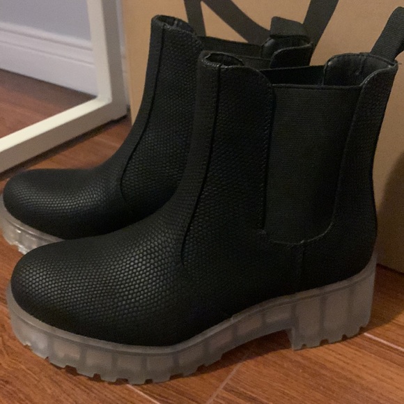 Dirty Laundry boots - size 6 - Picture 2 of 5